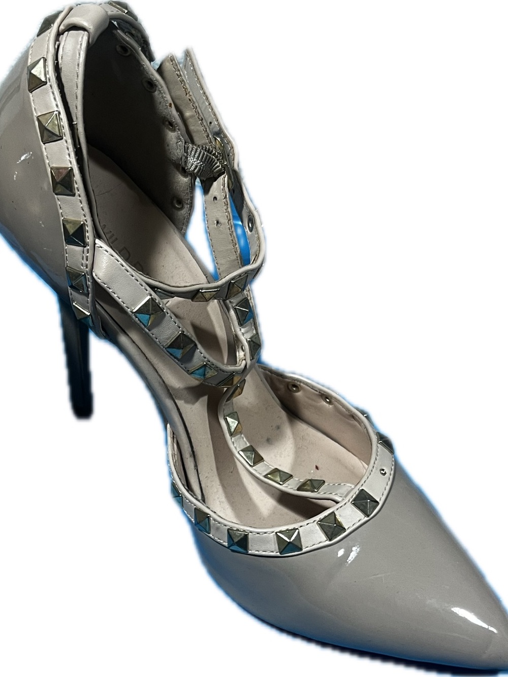 Patent Pointed-Toe Studded High Heels in Light Gray